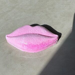 Pink Lip-Shaped Bath Bomb 5"
